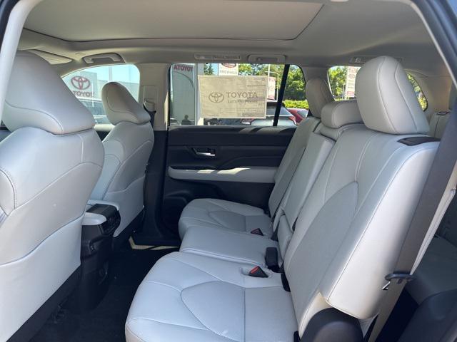 new 2025 Toyota Grand Highlander Hybrid car, priced at $50,158