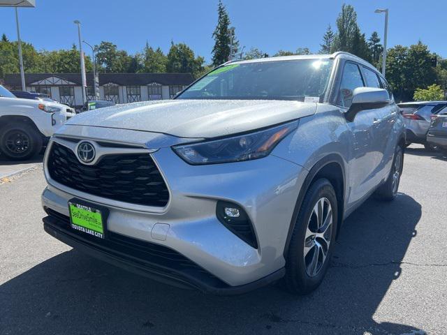 used 2022 Toyota Highlander car, priced at $38,392