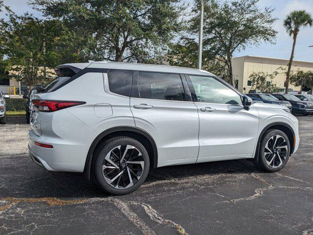 new 2024 Mitsubishi Outlander car, priced at $38,105