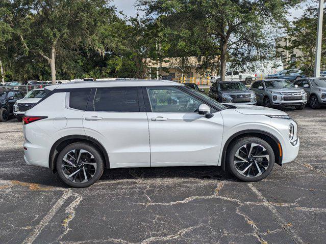 new 2024 Mitsubishi Outlander car, priced at $38,105