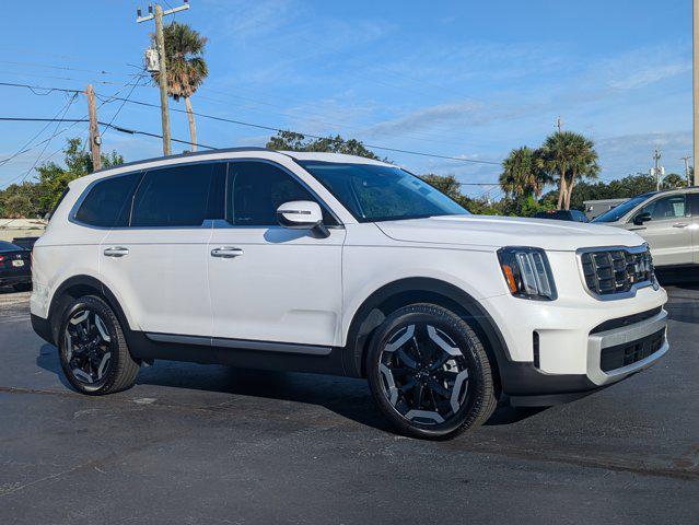 used 2024 Kia Telluride car, priced at $30,926