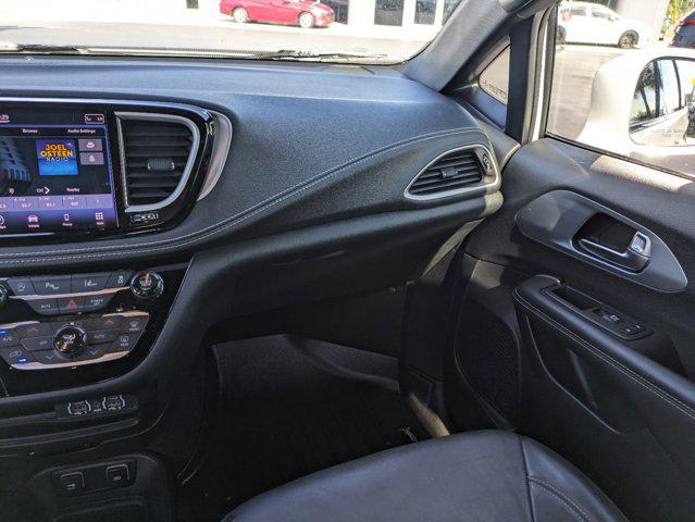 used 2021 Chrysler Pacifica car