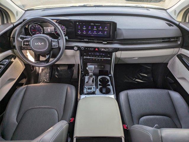 used 2024 Kia Carnival car