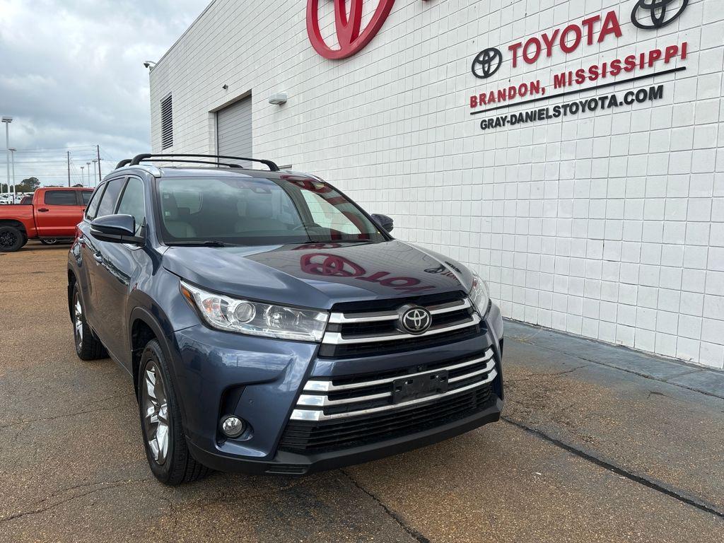 used 2017 Toyota Highlander car, priced at $20,675