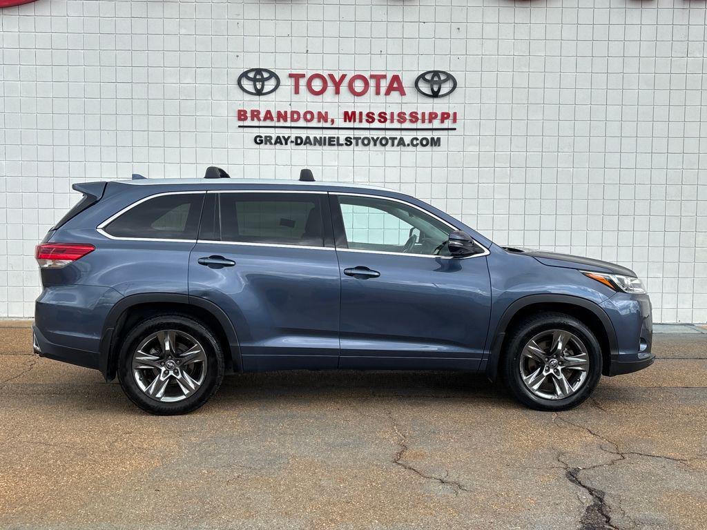 used 2017 Toyota Highlander car, priced at $20,675