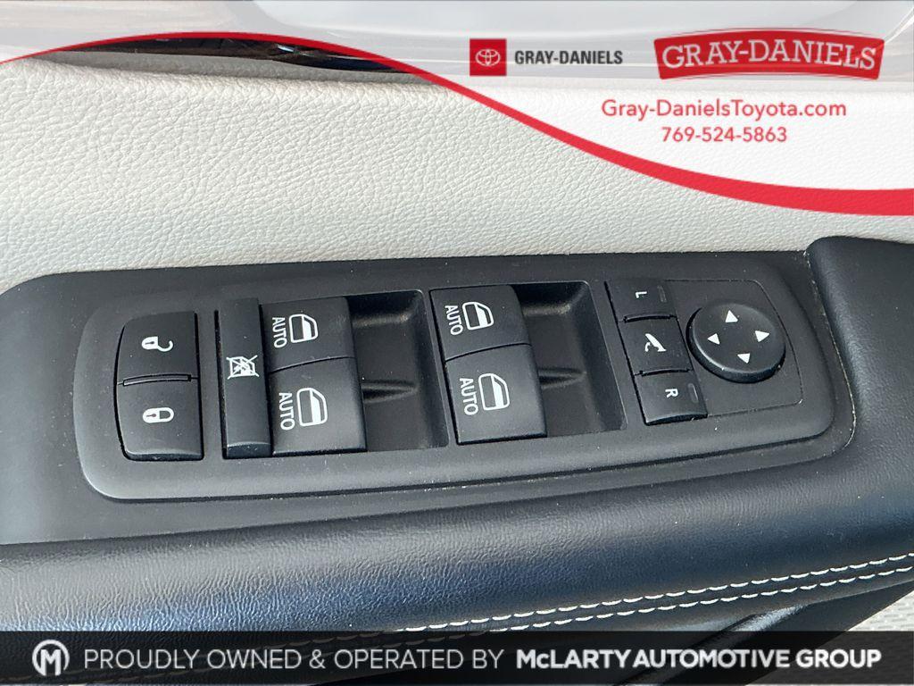 used 2022 Chrysler Pacifica car, priced at $28,333