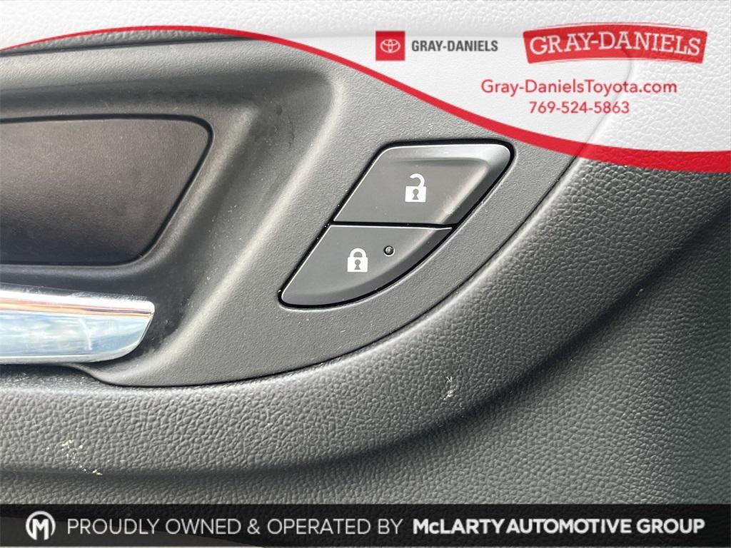 used 2022 Chevrolet Equinox car, priced at $18,841