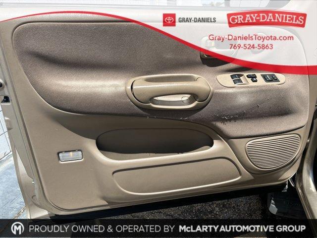 used 2001 Toyota Tundra car, priced at $7,500