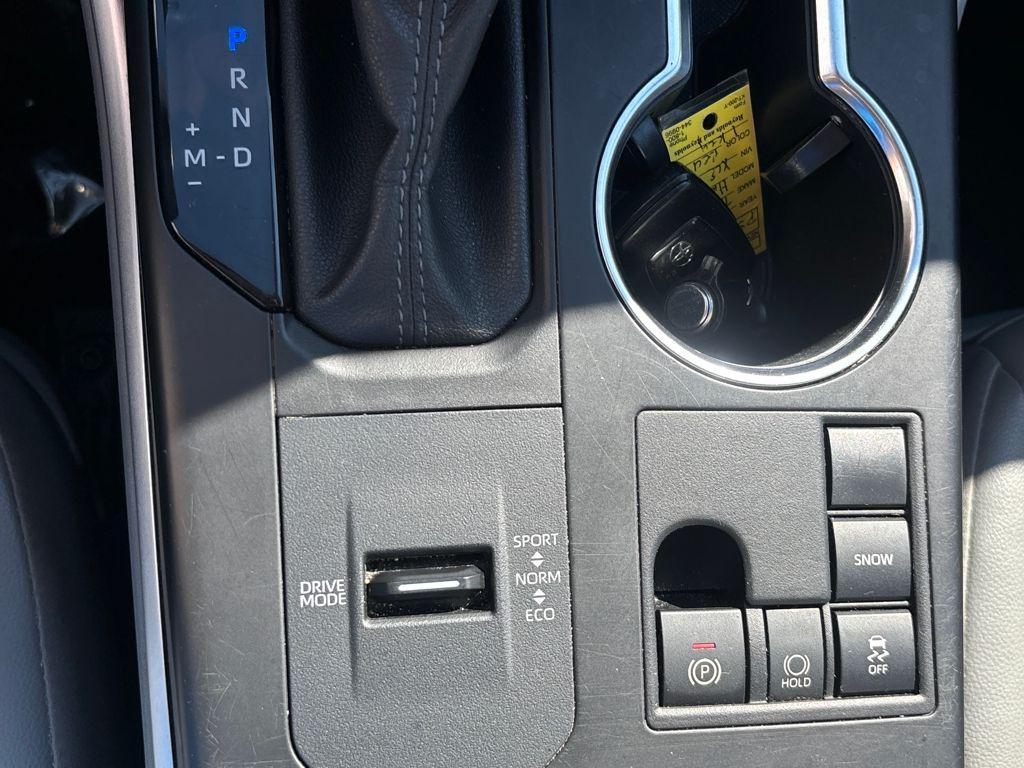 used 2023 Toyota Highlander car, priced at $35,216