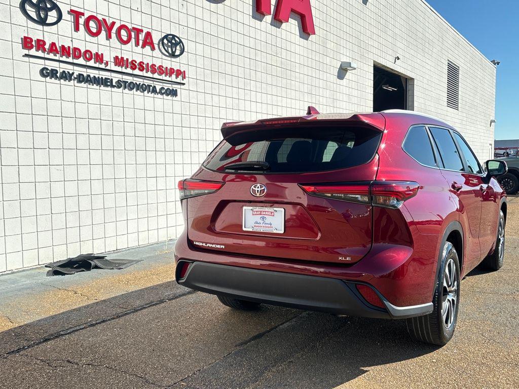used 2023 Toyota Highlander car, priced at $35,216
