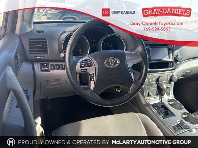 used 2013 Toyota Highlander car, priced at $10,990