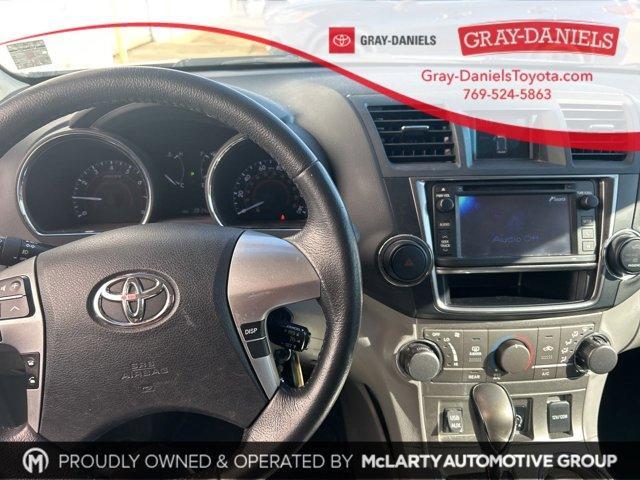 used 2013 Toyota Highlander car, priced at $10,990