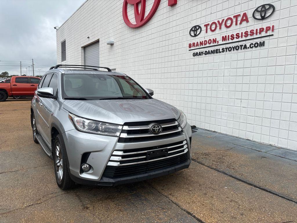 used 2017 Toyota Highlander car, priced at $21,969