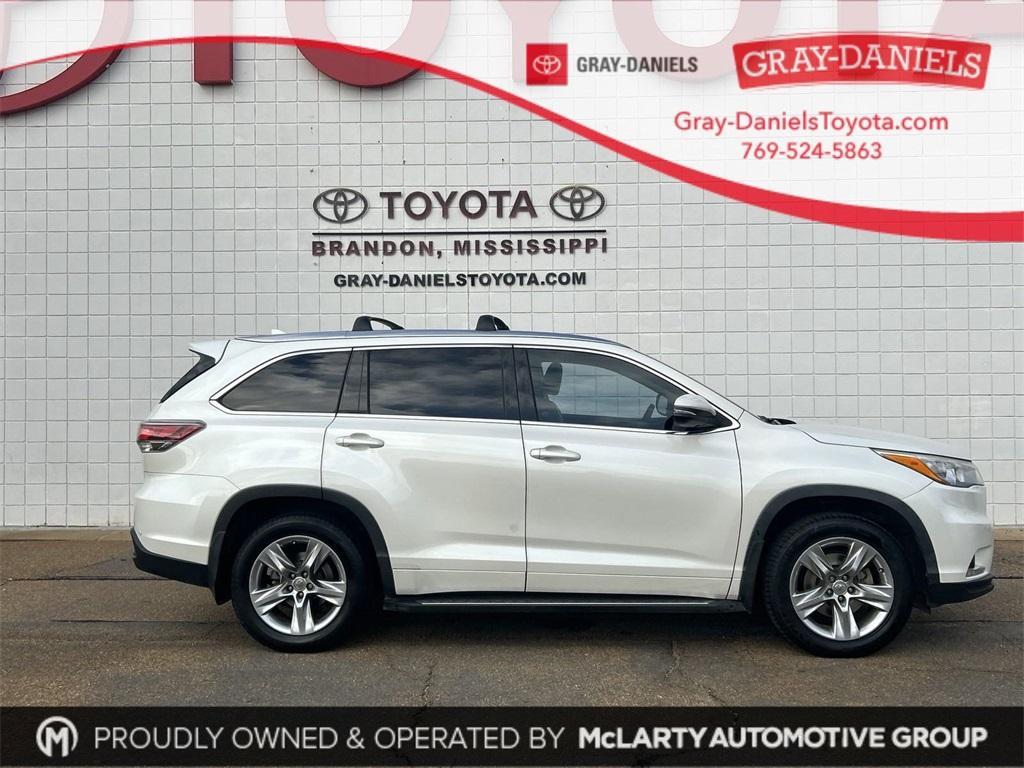 used 2014 Toyota Highlander car, priced at $14,906