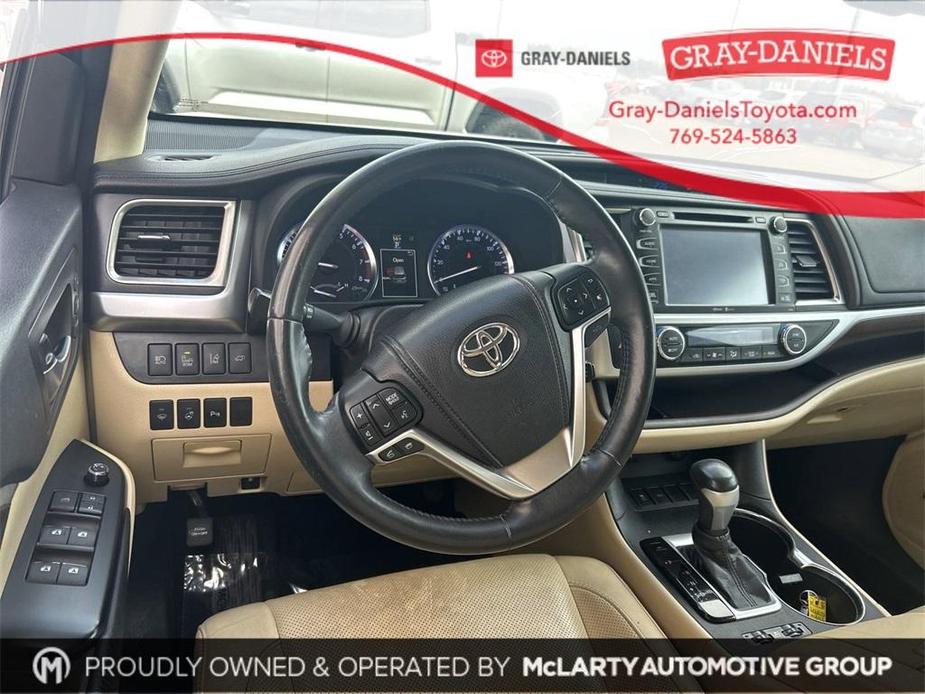 used 2014 Toyota Highlander car, priced at $14,906