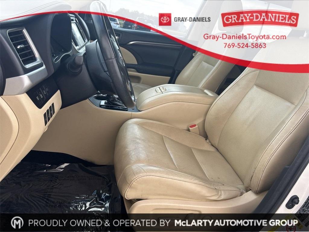 used 2014 Toyota Highlander car, priced at $14,906