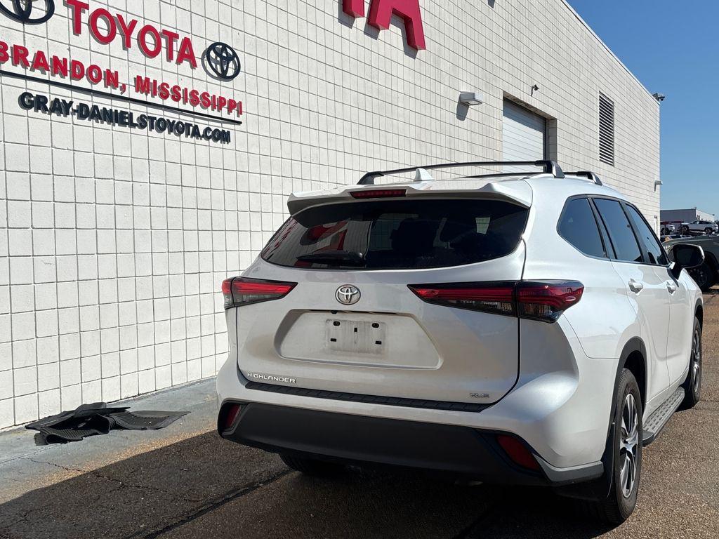used 2023 Toyota Highlander car, priced at $33,670