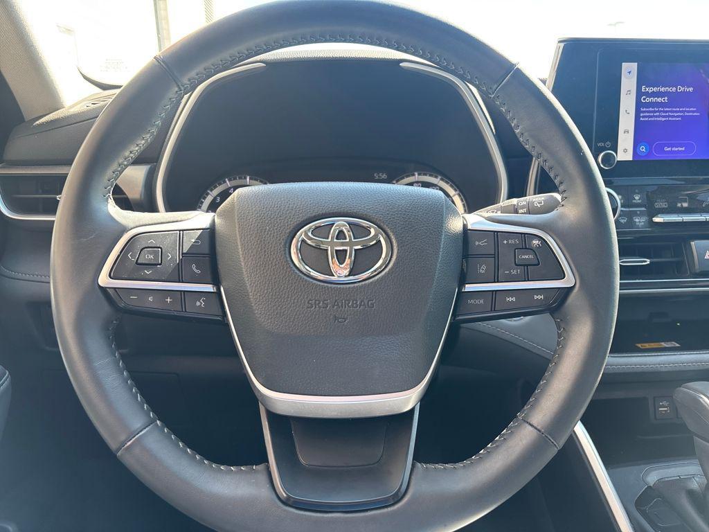 used 2023 Toyota Highlander car, priced at $33,670