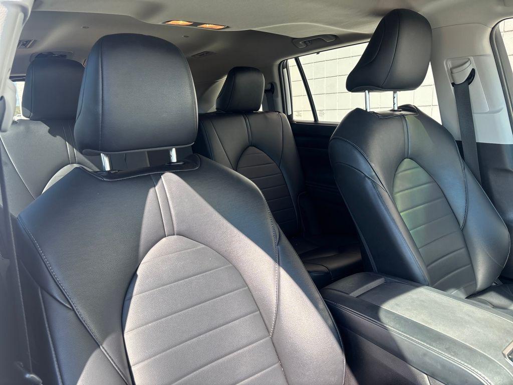 used 2023 Toyota Highlander car, priced at $33,670