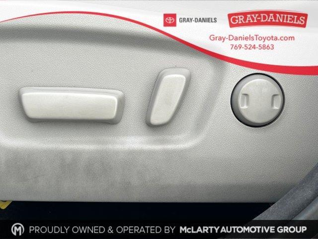 used 2015 Toyota Highlander car, priced at $14,257