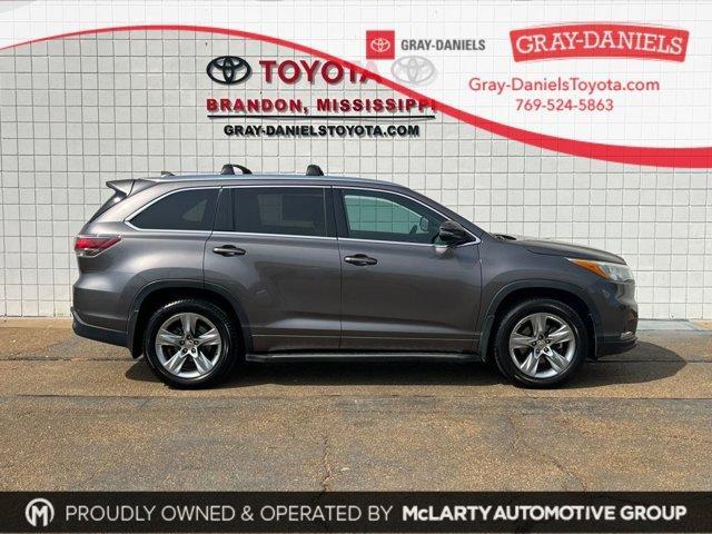 used 2015 Toyota Highlander car, priced at $14,257