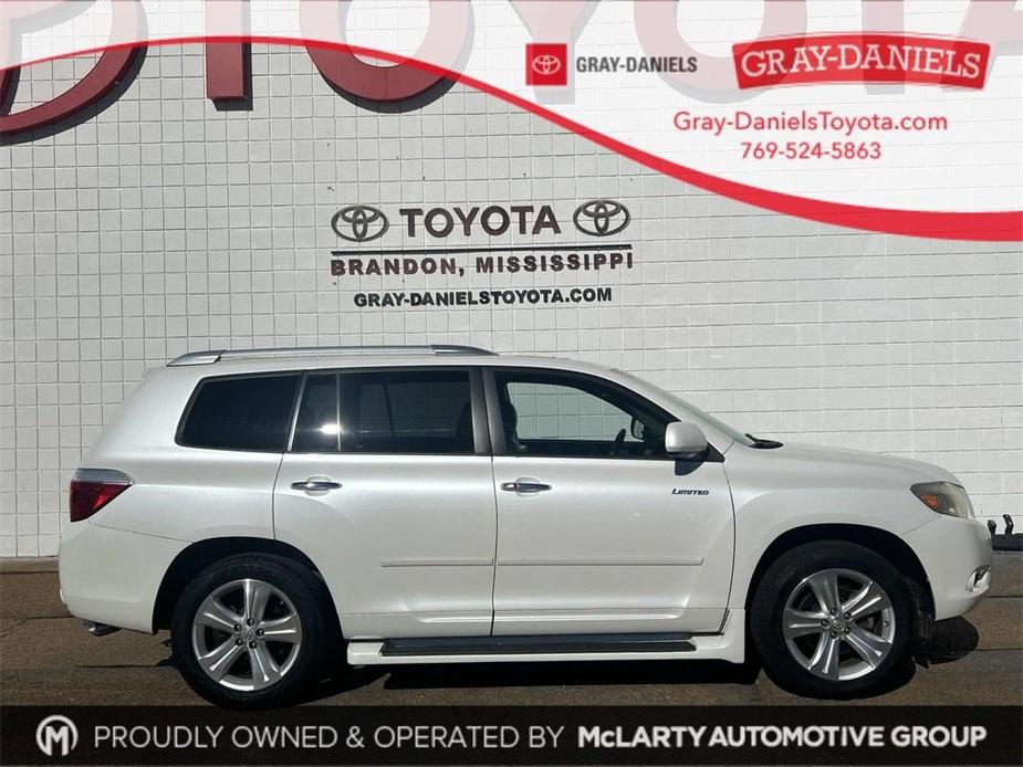 used 2010 Toyota Highlander car, priced at $11,811