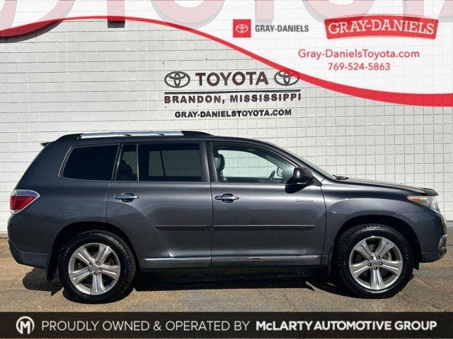 used 2013 Toyota Highlander car, priced at $13,572