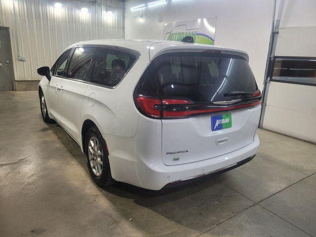 used 2023 Chrysler Pacifica car, priced at $25,800