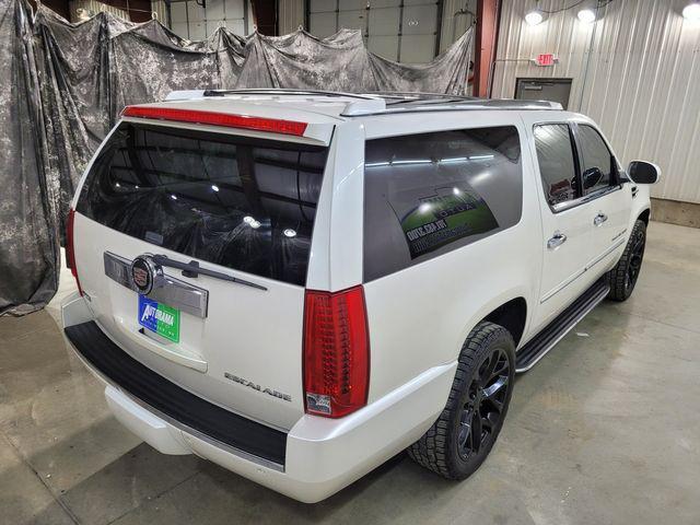 used 2009 Cadillac Escalade ESV car, priced at $15,400