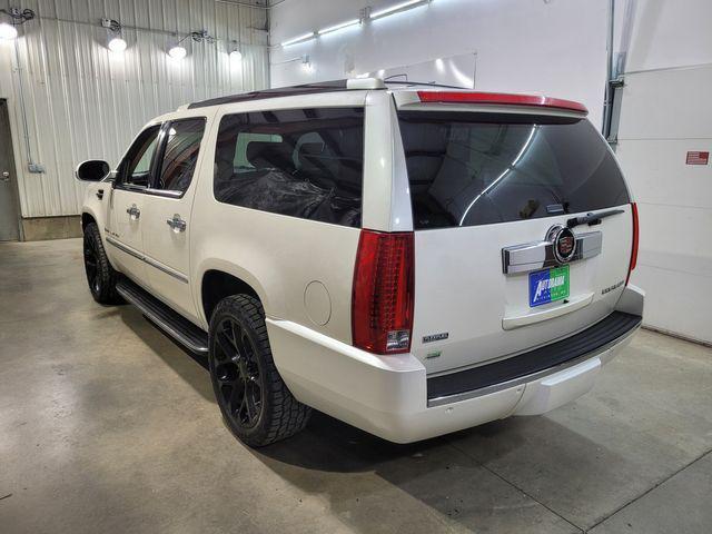 used 2009 Cadillac Escalade ESV car, priced at $15,400