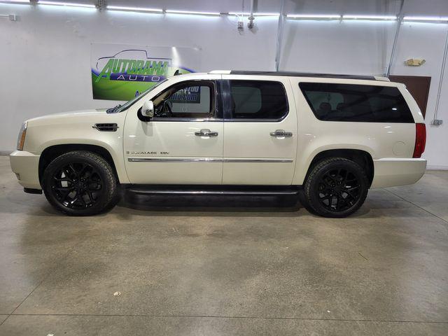 used 2009 Cadillac Escalade ESV car, priced at $15,400