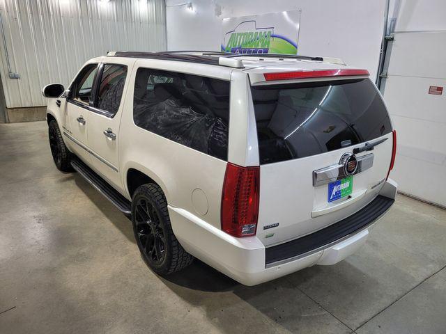 used 2009 Cadillac Escalade ESV car, priced at $15,400