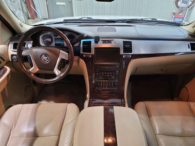 used 2009 Cadillac Escalade ESV car, priced at $15,400