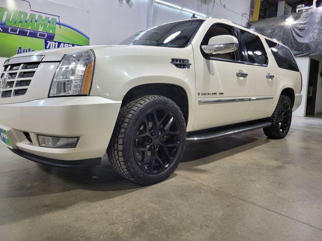 used 2009 Cadillac Escalade ESV car, priced at $15,400