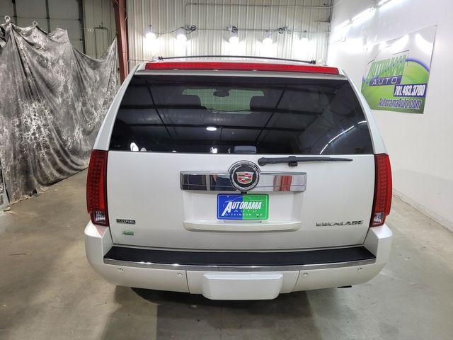 used 2009 Cadillac Escalade ESV car, priced at $15,400