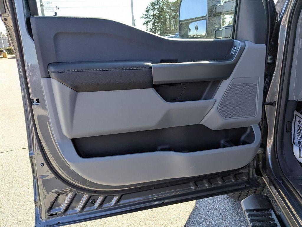 new 2025 Ford F-350 car, priced at $68,607