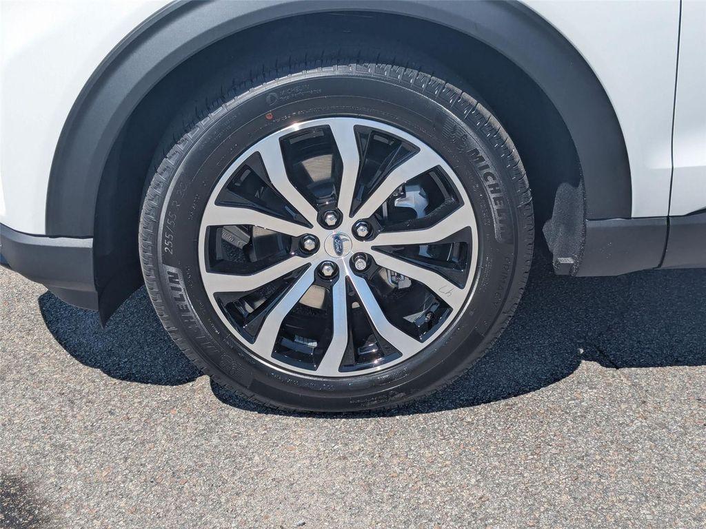 new 2025 Ford Explorer car, priced at $47,387