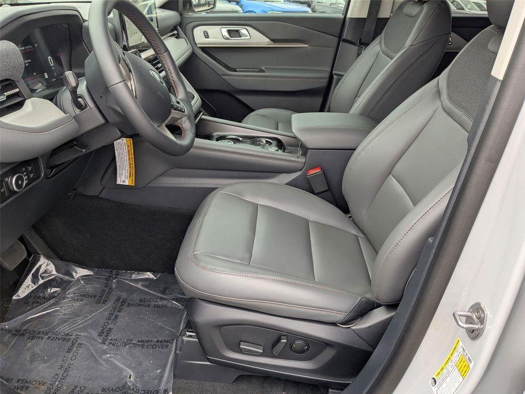 new 2025 Ford Explorer car, priced at $48,660