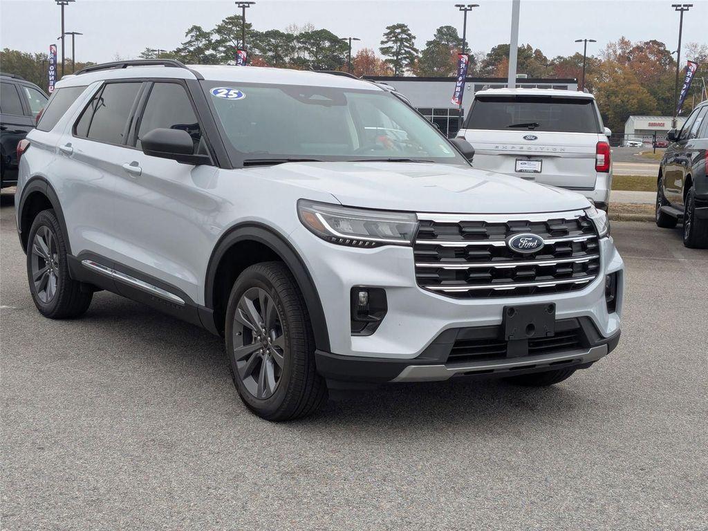 new 2025 Ford Explorer car, priced at $48,660