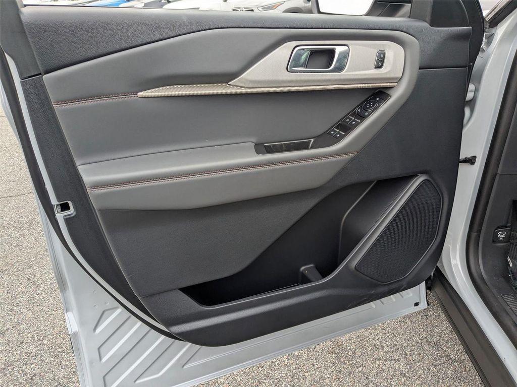 new 2025 Ford Explorer car, priced at $48,660