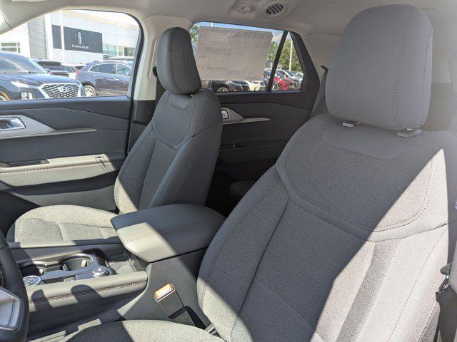 new 2025 Ford Explorer car, priced at $40,591