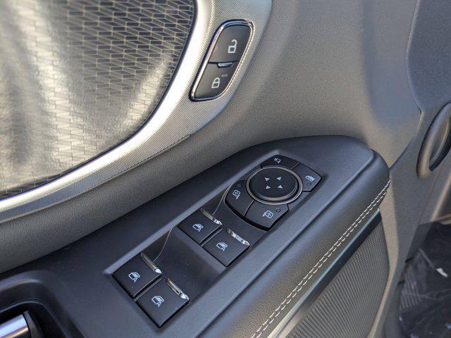 new 2025 Ford Expedition car, priced at $80,034