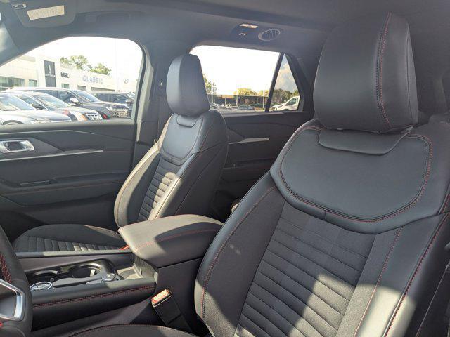 new 2025 Ford Explorer car, priced at $49,692