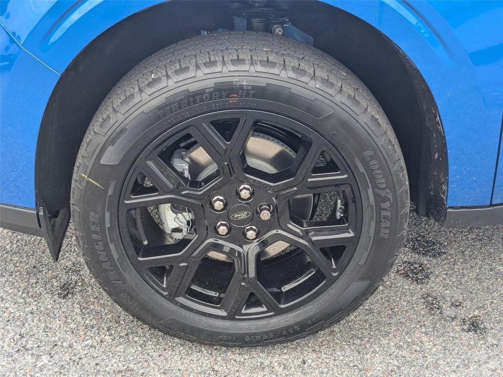 new 2025 Ford Maverick car, priced at $40,178