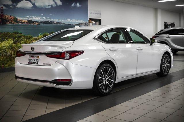 used 2025 Lexus ES 300h car, priced at $47,988