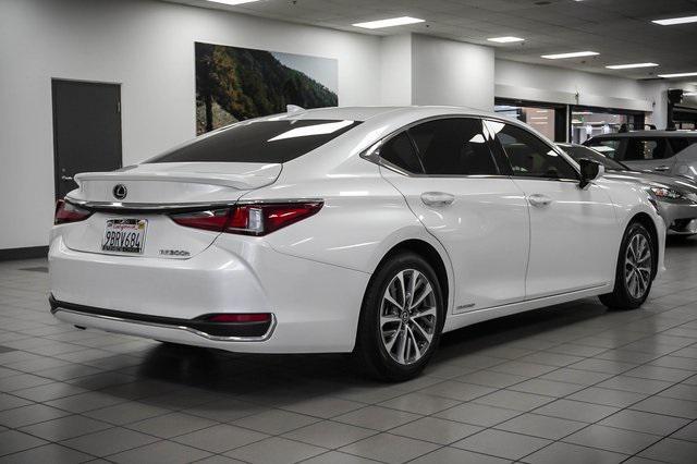 used 2022 Lexus ES 300h car, priced at $39,988