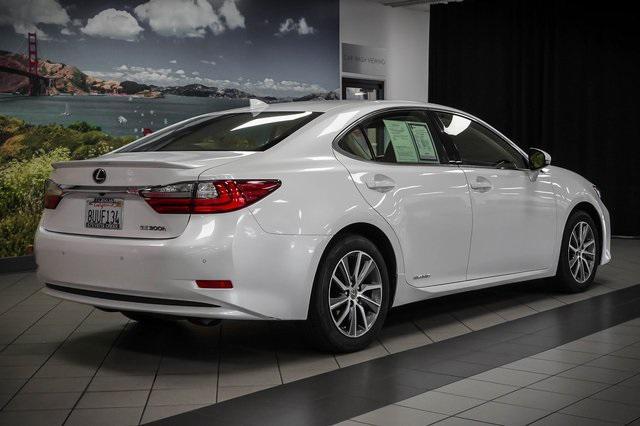 used 2018 Lexus ES 300h car, priced at $29,988