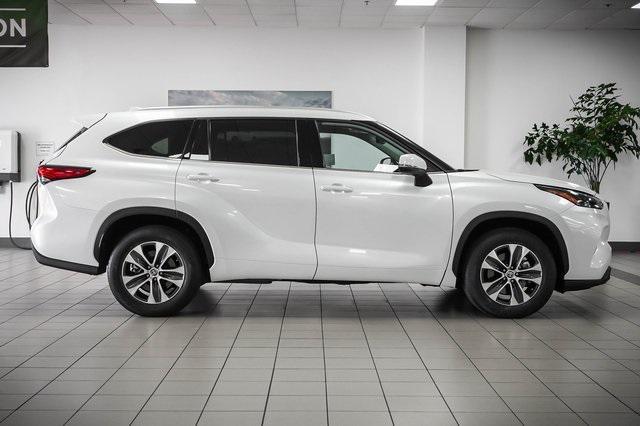 used 2022 Toyota Highlander Hybrid car, priced at $41,988