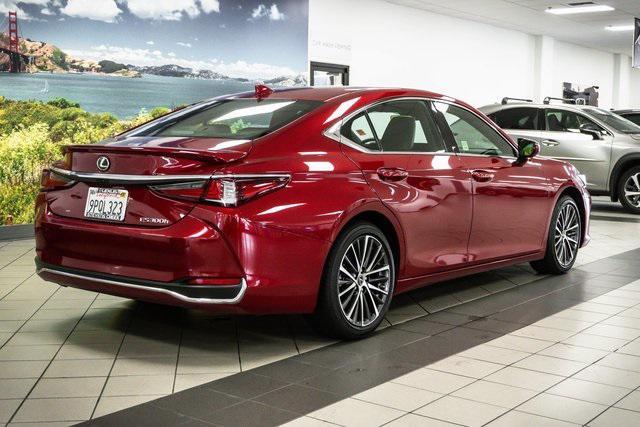 used 2025 Lexus ES 300h car, priced at $47,988