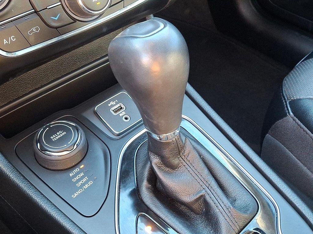 used 2022 Jeep Cherokee car, priced at $21,795